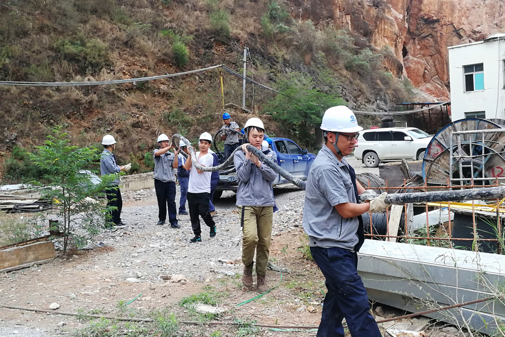 1621990122907540.jpg 搬運(yùn)電纜1.jpg