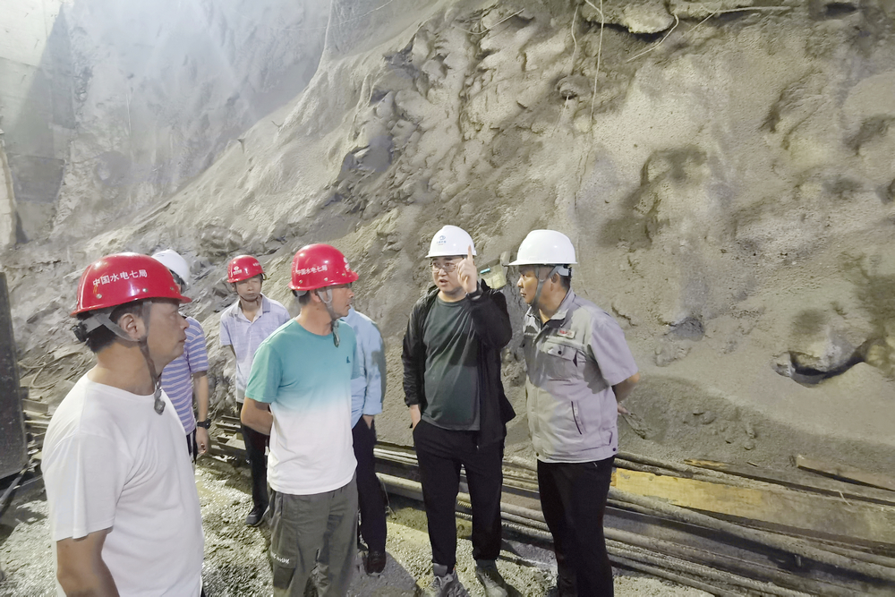 1632315691538069.jpg 堰塞湖泄洪洞1.jpg